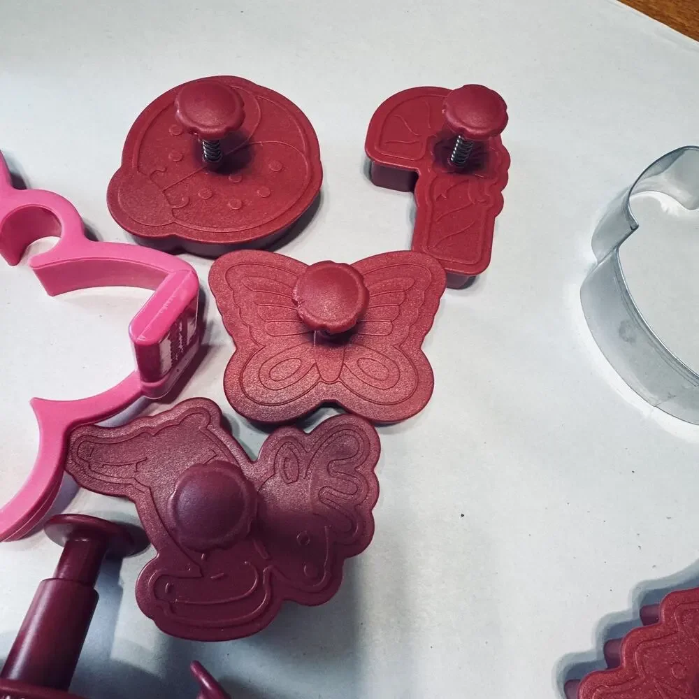 Lot Of 21 Cookie Cutters press stamps Cake Boss Christmas Thanksgiving butterfly
